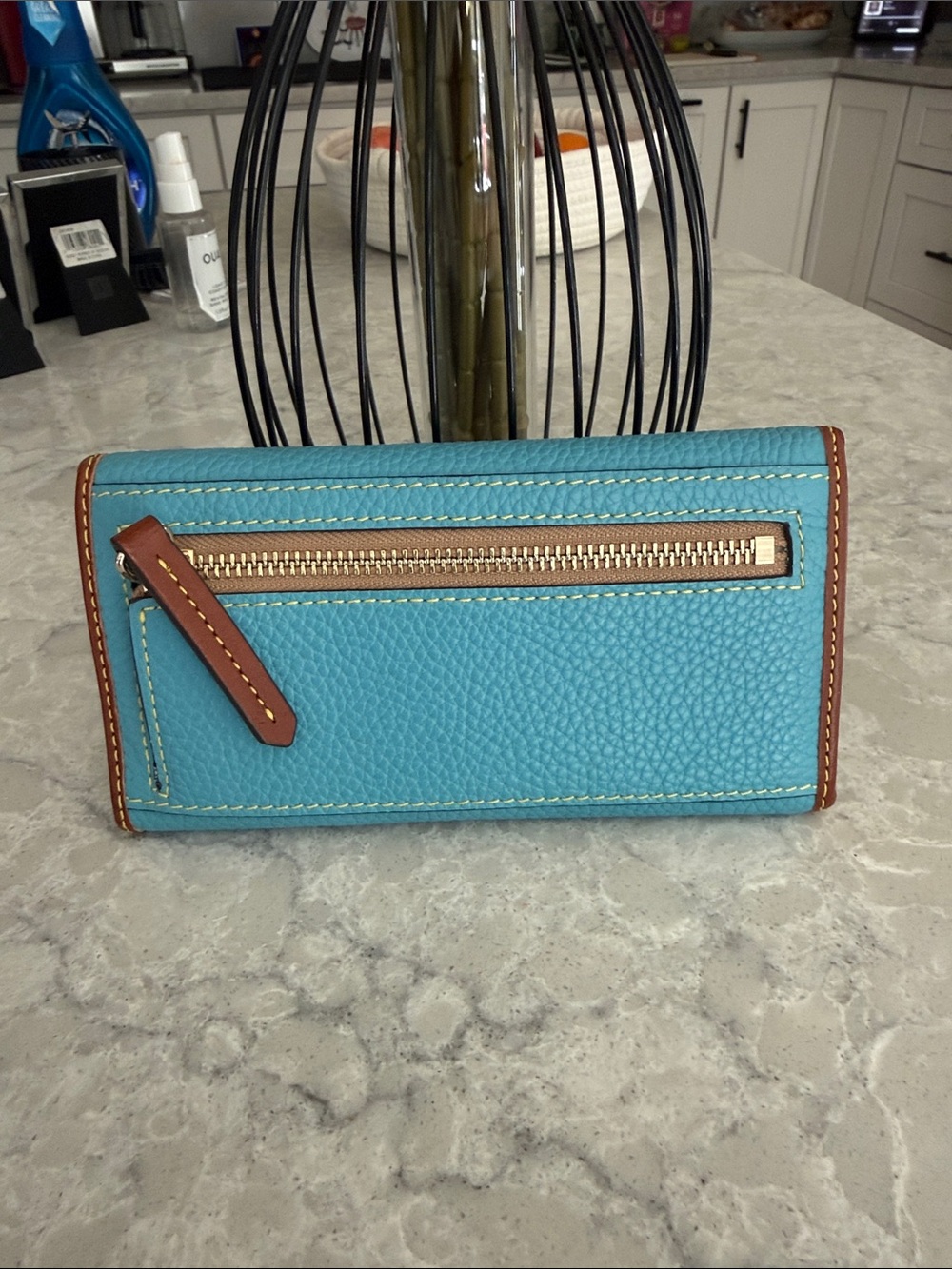 Dooney & Bourke Pebble Grain continental clutch wallet - Picture 2 of 6